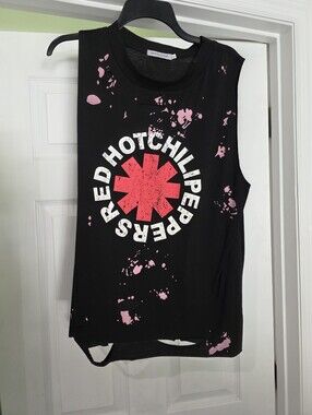 MISSLOOK Black Tank with Pink Paint Splatter and Red Graphic
